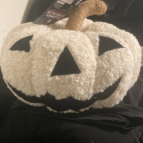 Pumpkin (Sherpa) pillow - Picture 3 of 3